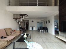 带屋顶花园200平,轻轨站门口,顶跃急售