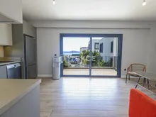 博德鲁姆(Bodrum)市中心带花园的海景和城市景观公寓