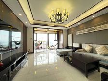 东风街万达近 精装修 婚房 146平 3室2卫 85万