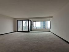 两江新区 龙湖昱湖壹号萃峯 四房 323万