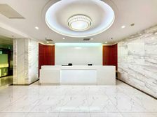 万通推荐:整层740平精装12隔间40工位带家具出租