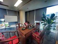 万通中心租赁部推荐:392平精装遗留8隔间14工位带家具出租