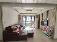 9号线800米,近恒越广场,南北通透,三房两厅,采光刺眼