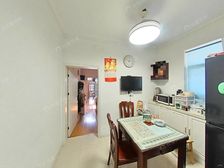 一楼带天井,西边套南北通户型,精装修拎包入住