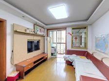 带大露台房子满5,楼层好,公摊小,阳光充足