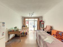 一楼带院子,小区位置好 采光佳 经典2室户型 欢迎实地看房