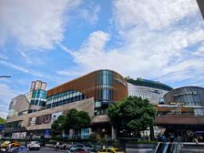 可以光环商圈 不再将就 出门即商圈 楼下即地铁 五星级大堂