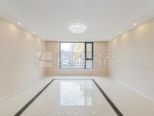 使用160平,价格还可谈,15年次新房,位置安静,全明格局