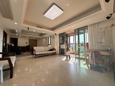 世纪公园精装三房 南北通透157平 满五住宅