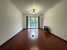 小区在卖,送露台300平,底价1080万