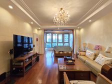 小区中心位置,南北通4房,房东定居香港非常诚意卖有车位