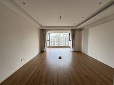 景观大道西侧,新出稀缺顶楼复式,有产权车位,接受市场价