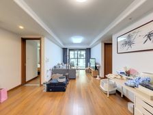 位置好安静,中间楼层,三轨交汇,高品质小区。