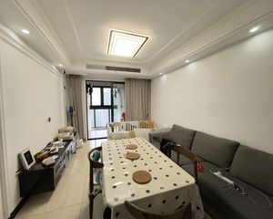恒威国际城3室2厅1卫南朝向129.0万元/套出售