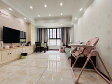 两江新区 康田蔚蓝海A区 三房 120万