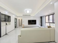 全新装未住人 协信星澜汇 精装横厅4房 带露台 朝中庭随时看