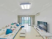 湖景位置,栋距宽阔,带产权车位,湖景位置,看房方便。