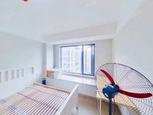 新小区,高楼层,大四房,精装修,带。