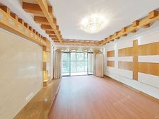 新上 连体大阳台 小区央座 南北通透 看房方便