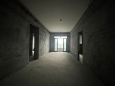 渝中区 罗宾森尚城华府 二房 135万