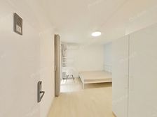 绿地新江桥靠大门不靠马路 边套南北通户型 看中可谈 交通方便