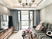 二手买进新装修,中区楼层。拎包入住带产权车位