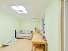 七天新上+精装修+中间楼层+满五唯壹+临河安静+急卖随时可看