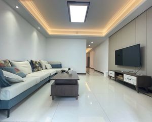 世茂城三期 4室2厅 南