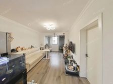 新黄小区 三楼双南精装修 可拎包入住 小区花园位置 诚心可谈