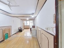 中间楼层 大双南户型 一梯三户 小区花园位置 满证 可谈