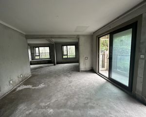 中骏合景府4室2厅2卫南朝向140.0万元/套出售