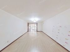 龙腾苑二区 一层三居两卫 商品房有钥匙 说看咱就看 好房等您