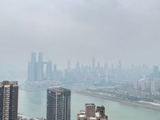 南滨路看江房源推荐长嘉汇。看重庆最美夜景328万 保真!