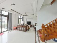 商业配套成熟 南北通透 精装修 交通便捷 产权清晰 停车方便