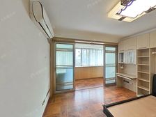 位置正对花园,满五年WU,视野开阔,诚意出售,看房方便非底楼