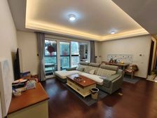 万科106平洋房,送车位,超大客厅阳台,保养佳可拎包入住