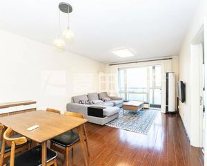 诚品建筑2室1厅精装修