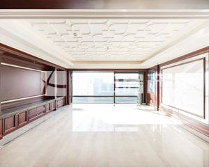 国锐金嵿5室2厅精装修