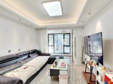 万科一期 位置好,电梯洋房,公摊小 元宝户型 急售