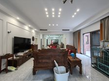 首付60多万买江北嘴精装现代风别墅带花园5房双车库