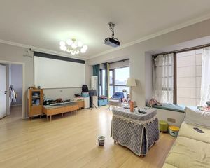 绿地468公馆一期 3室1厅 东南 南