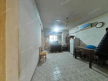 一楼带院子,看房方便,房东诚意出售