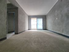 0中介费买轻轨旁大四房两卫