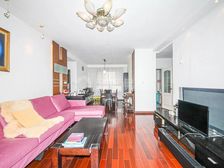 中区南北通三房,户型方正格局好,看房方便,业主诚意出售。