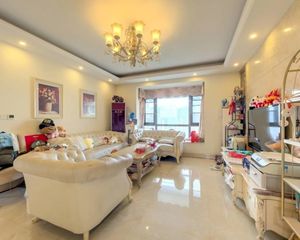 翡翠城四期 3室1厅 西