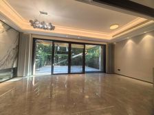 老业主委托,有钥匙随时看房 全新装修 带花园 位置好