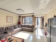 双车位采光99.99,小区中间位置,双倍大花园 欢迎品鉴。