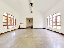 纯地上独栋2层,花园700平,小区中间位置,诚售,欢迎品鉴。