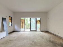 北靠徐汇,东近前滩,三期房源,南花园南临河,位置好,欢迎品鉴