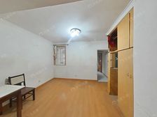 新上低楼层南北直通大一房,地鉄口。